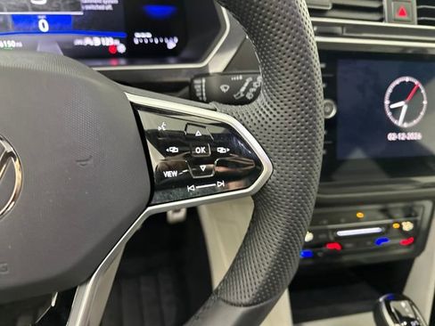 Used 2024 Volkswagen Tiguan SE R-Line image 16