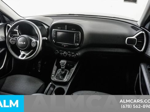 Used 2025 Kia Soul LX w/ LX Technology Package FWD image 16