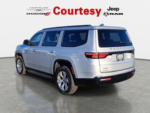 Certified 2022 Jeep Wagoneer Series II AWD/4WD image 6