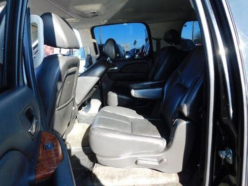 Used 2008 Chevrolet Suburban LTZ w/ LTZ Preferred Equipment Group image 12
