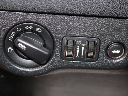 Used 2012 Chrysler 300 RWD image 30