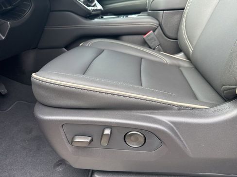 New 2026 GMC Yukon Elevation image 19