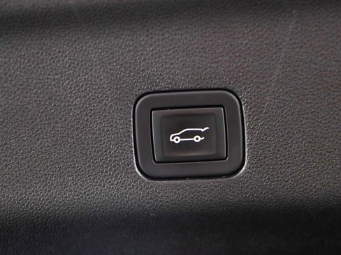 Used 2024 Chevrolet Suburban RST w/ Luxury Package image 35