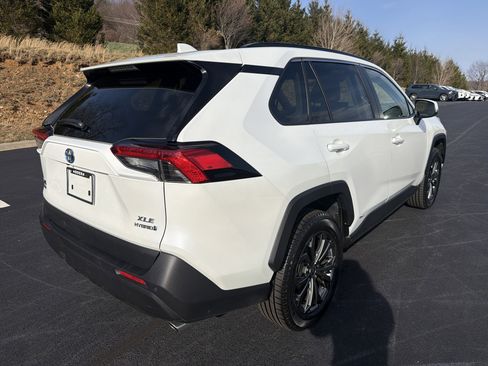 Certified 2023 Toyota RAV4 XLE Premium image 5