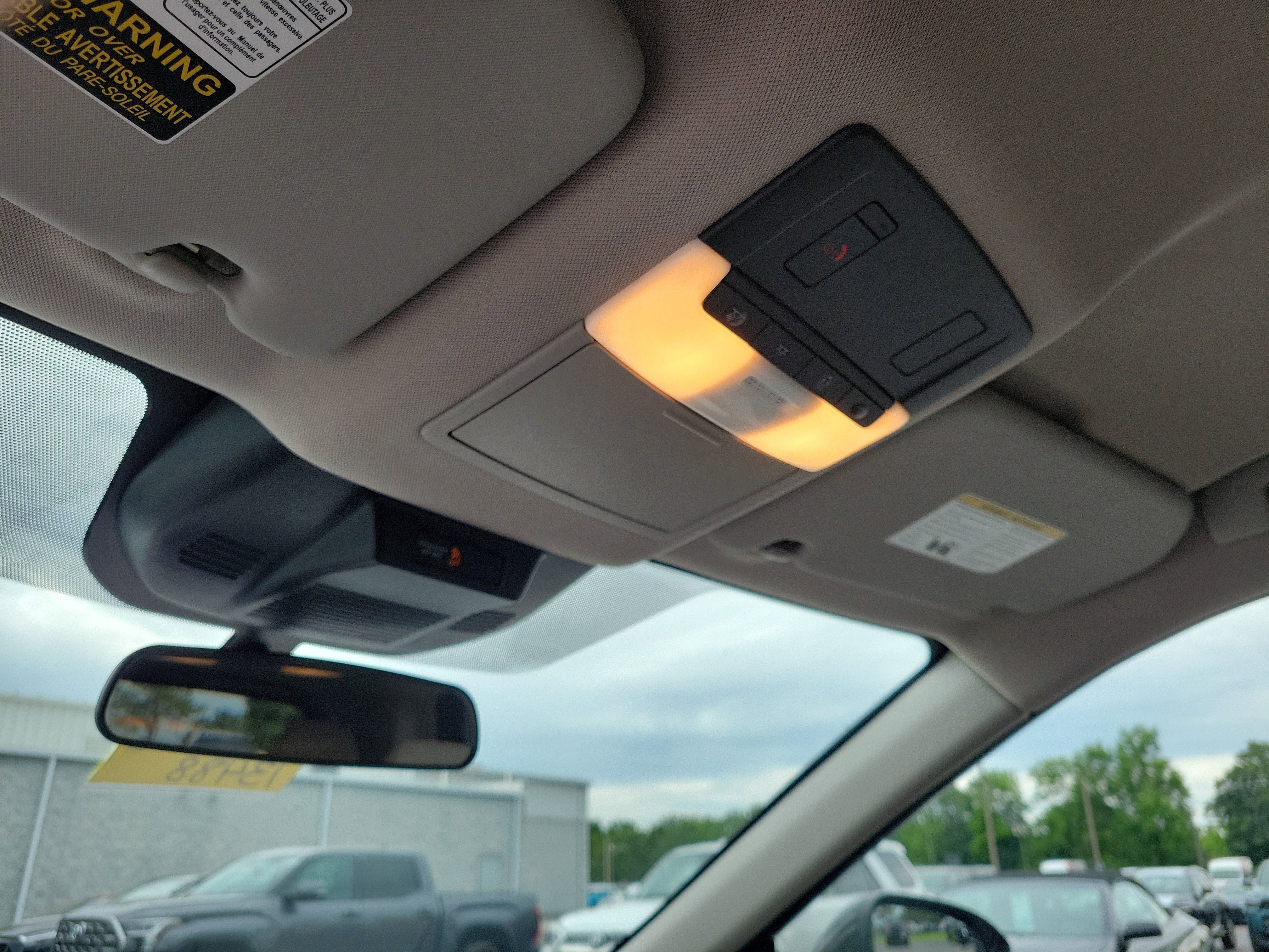 Used 2025 Nissan Rogue SV FWD image 30