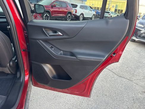 Used 2025 Chevrolet Equinox LT w/ Convenience Package II image 11