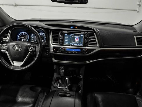 Used 2016 Toyota Highlander Limited Platinum AWD/4WD image 19