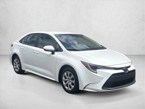 Used 2024 Toyota Corolla LE FWD image 3