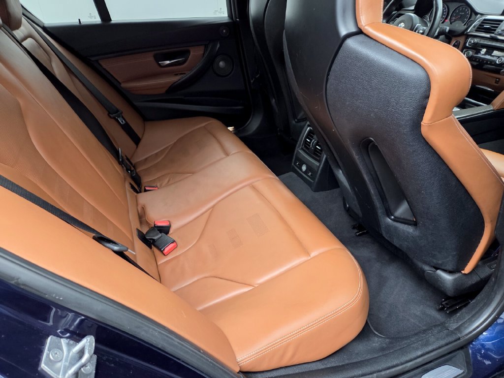 Used 2017 BMW M3 RWD image 18