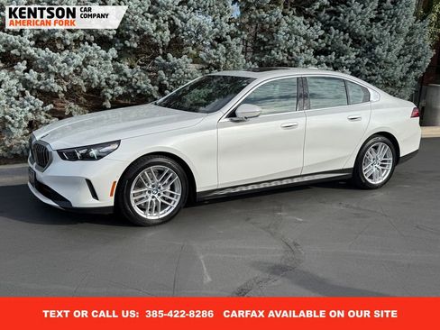 Used 2025 BMW 530i xDrive image 1