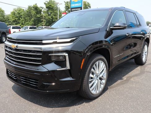 New 2026 Chevrolet Traverse High Country w/ LPO, Floor Liner Package AWD/4WD image 2