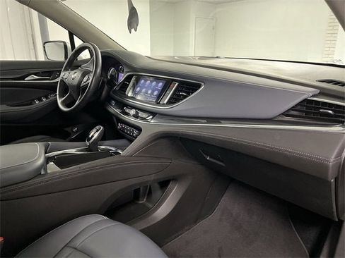 Used 2021 Buick Enclave Essence w/ Sport Touring Edition image 30