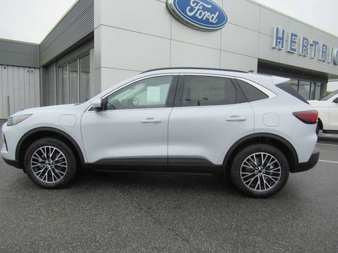 New 2025 Ford Escape SE w/ PHEV Premium Package image 8