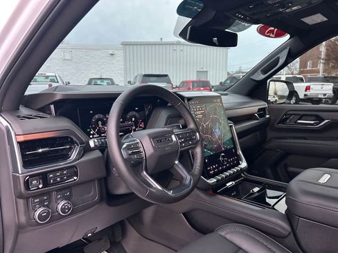 Certified 2025 GMC Yukon Denali w/ Sun & Power Step Package image 13