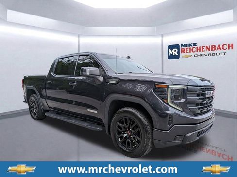Used 2022 GMC Sierra 1500 Elevation w/ Elevation Premium Package AWD/4WD image 1