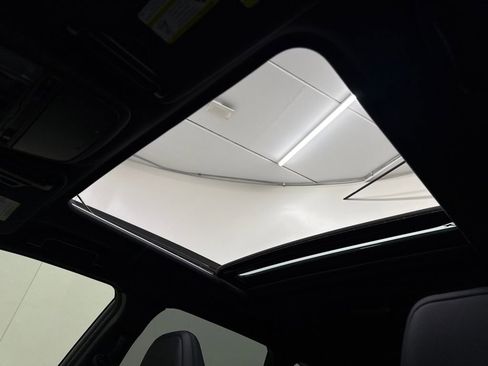 Used 2025 Subaru Forester Limited image 23