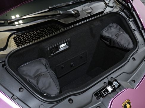 Used 2024 Lamborghini Huracan EVO image 62