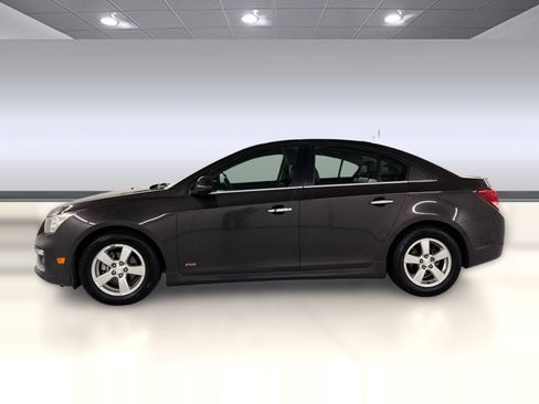 Used 2015 Chevrolet Cruze LTZ w/ Sun, Sound and Sport Package FWD image 2