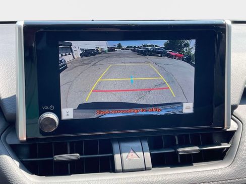 Used 2025 Toyota RAV4 XLE AWD/4WD image 26