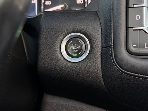 Used 2021 GMC Yukon XL Denali w/ Advanced Technology Package image 29