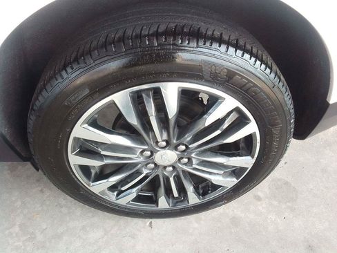 Used 2017 Cadillac XT5 Premium Luxury FWD image 24