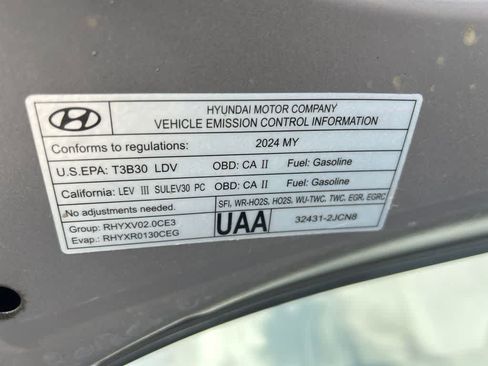 Used 2024 Hyundai Elantra Limited FWD image 8