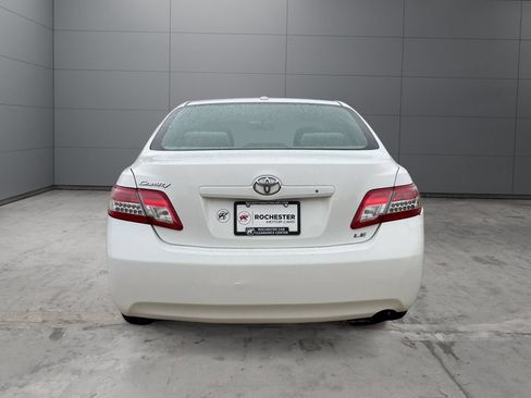 Used 2010 Toyota Camry LE FWD image 4