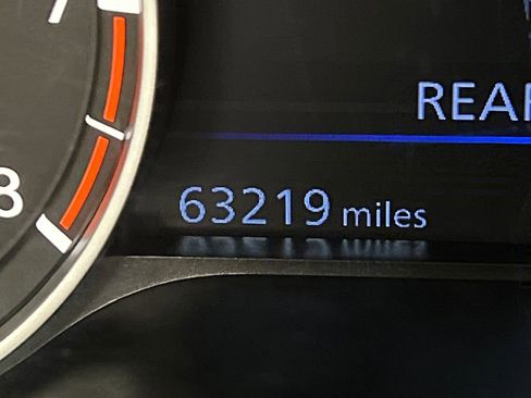 Used 2024 Nissan Altima 2.5 SV image 38