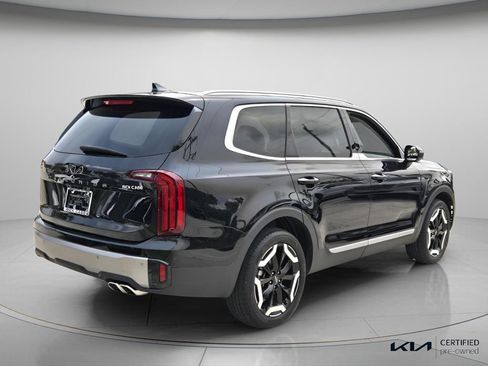 Certified 2025 Kia Telluride S FWD image 7