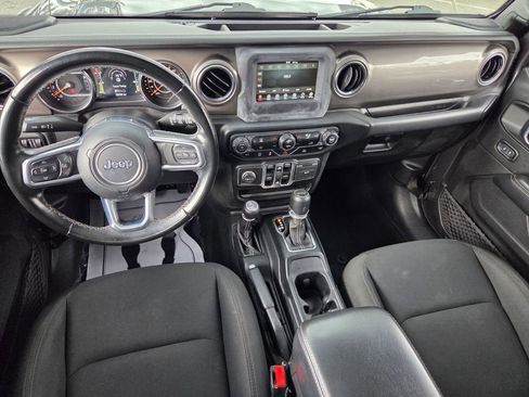 Used 2021 Jeep Wrangler Unlimited Sahara image 9