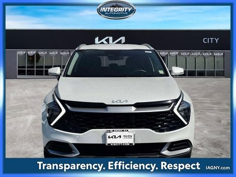 Used 2023 Kia Sportage EX AWD/4WD image 2
