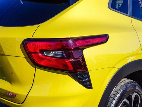 Used 2024 Chevrolet Trax RS w/ Driver Confidence Package image 7