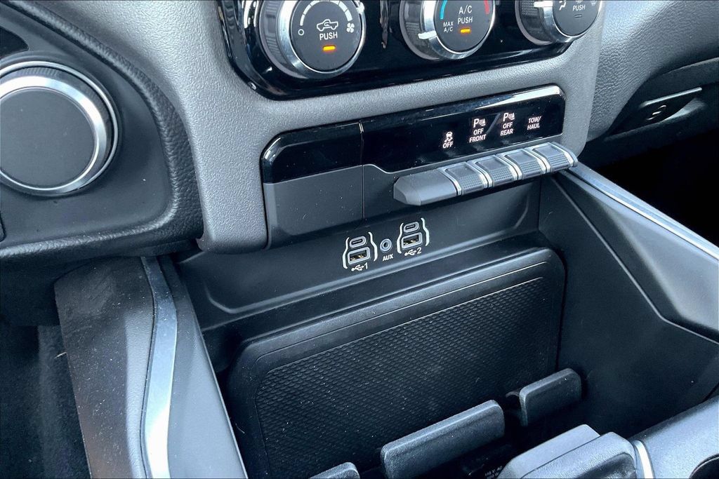 Used 2025 RAM 1500 Big Horn AWD/4WD image 17