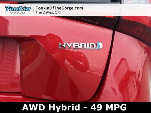 Used 2022 Toyota Prius LE image 26