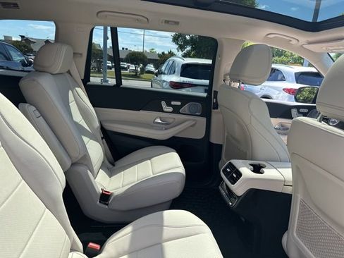 New 2026 Mercedes-Benz GLS 450 4MATIC image 33