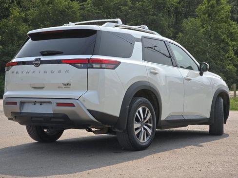 Used 2024 Nissan Pathfinder SL w/ Cargo Package AWD/4WD image 18