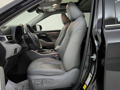 Used 2021 Toyota Highlander Limited AWD/4WD image 26