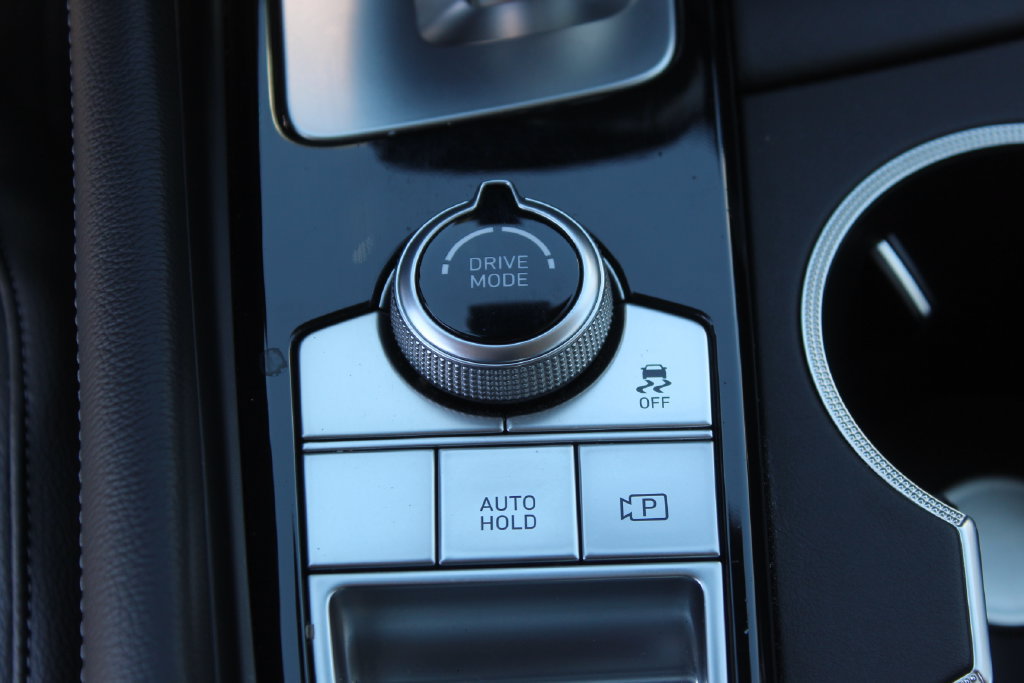Used 2023 Genesis G70 2.0T AWD/4WD image 18