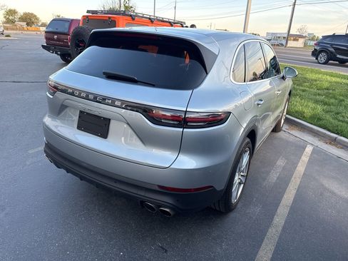 Used 2021 Porsche Cayenne S image 6