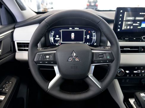 Used 2026 Mitsubishi Outlander SE AWD/4WD image 19