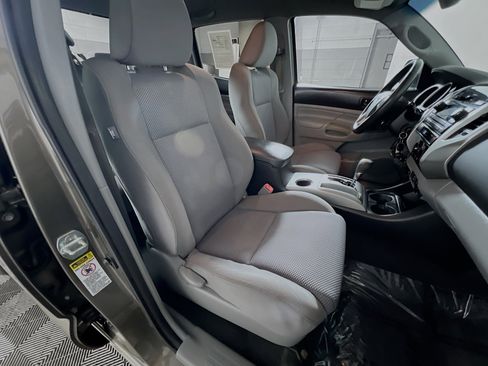 Used 2012 Toyota Tacoma PreRunner image 29