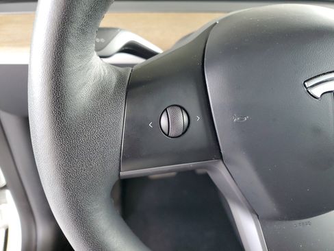 Used 2023 Tesla Model Y Long Range AWD/4WD image 24