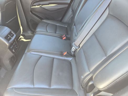 Used 2018 Chevrolet Equinox Premier image 16