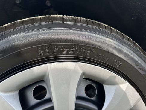 Used 2025 Toyota Corolla LE image 27