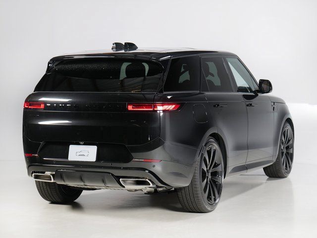 New 2026 Land Rover Range Rover Sport Dynamic SE AWD/4WD image 2