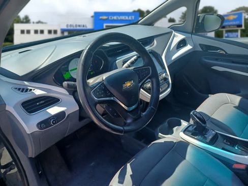 Used 2017 Chevrolet Bolt Premier w/ Driver Confidence II Package FWD image 8