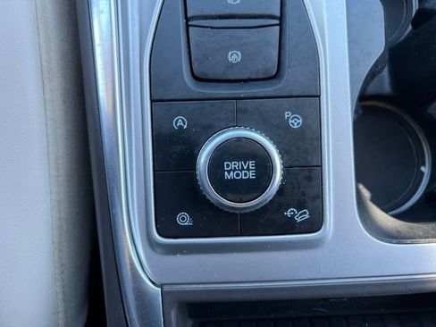 Used 2020 Ford Explorer Platinum w/ Premium Technology Package image 33