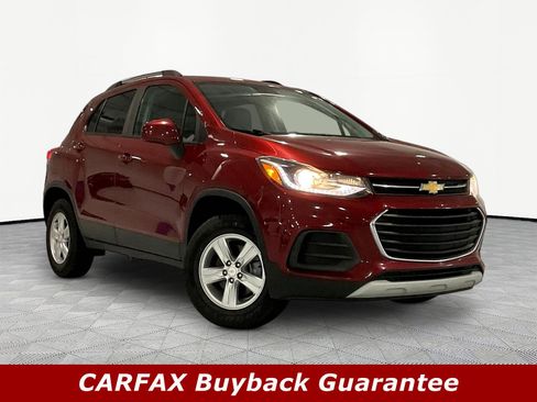 Used 2022 Chevrolet Trax LT w/ Driver Confidence Package AWD/4WD image 3