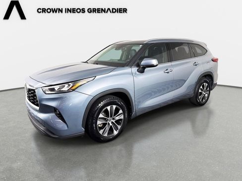 Used 2020 Toyota Highlander XLE FWD image 1