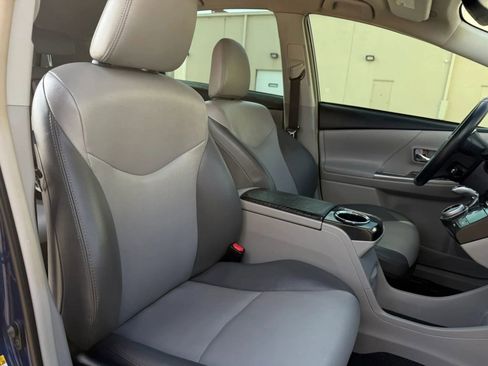 Used 2016 Toyota Prius V Four FWD image 15